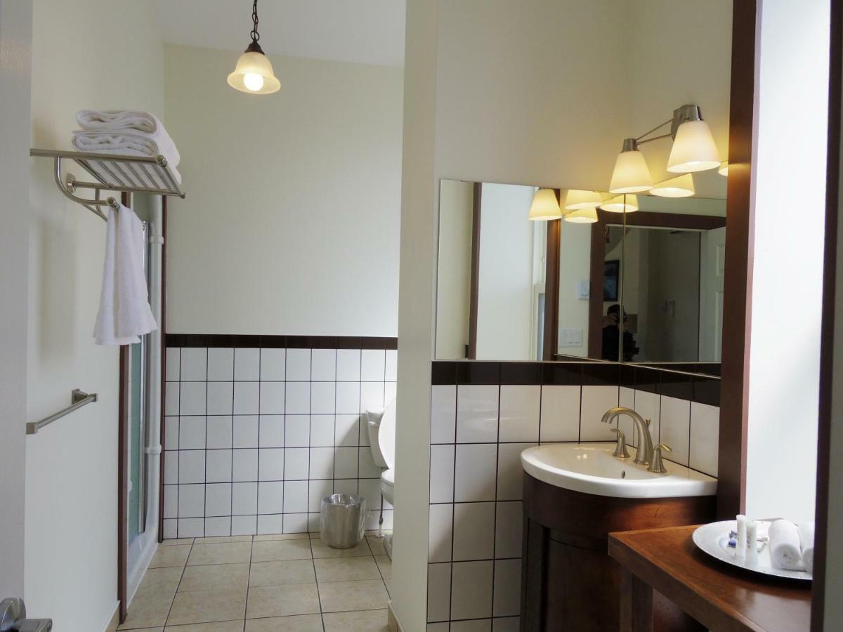 Water Suites Σάρλοτ Τάουν Εξωτερικό φωτογραφία